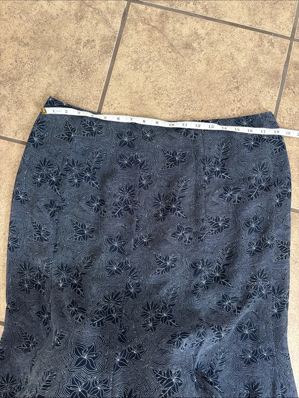 Liz Claiborne Navy Floral A-Line Flounce Skirt size 14 - Picture 3 of 5